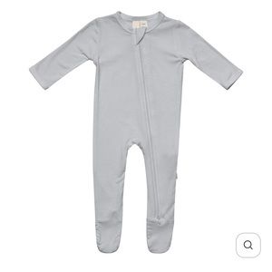 EUC - Kyte Baby 0-3 month footie zip ups - color storm